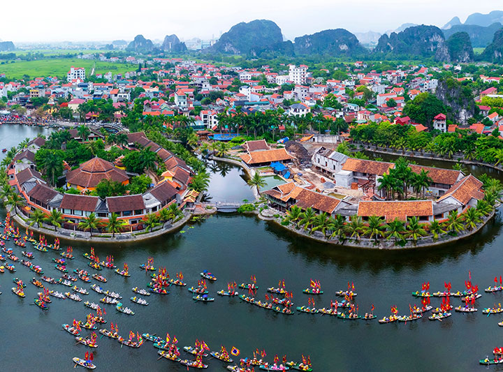 Trang An ( Ninh Binh, Vietnam) - The unesco world heritage site